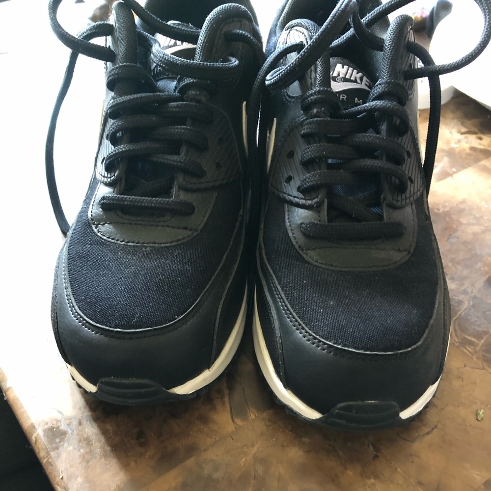 Air Max - Picture 7 of 8